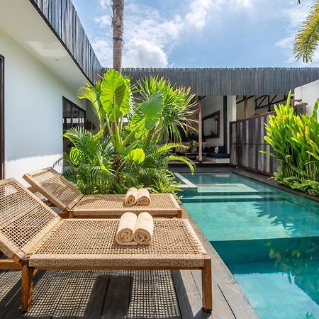 Villa Yogi Surf 3 Canggu エクステリア 写真